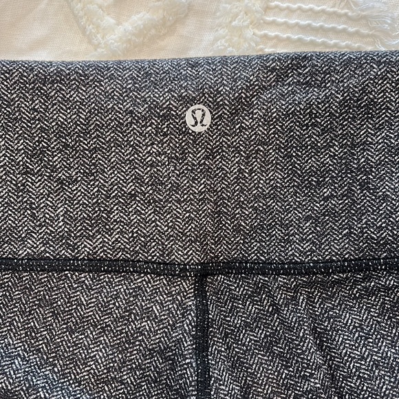 Lululemon High-Waisted Herringbone Leggings - Picture 3 of 3